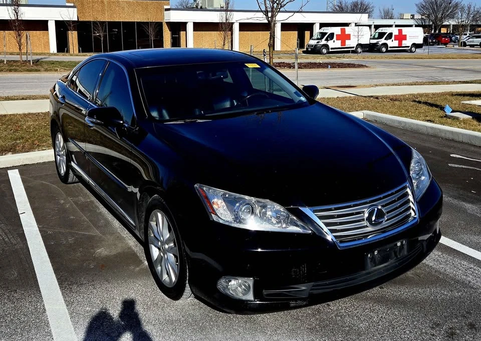 2010 Lexus ES 4th Gen - Image 3 of 8