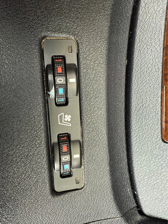 2010 Lexus ES 4th Gen - Image 14 of 20