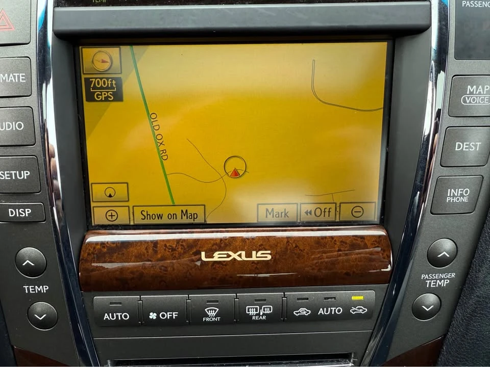 2010 Lexus ES 4th Gen - Image 11 of 20