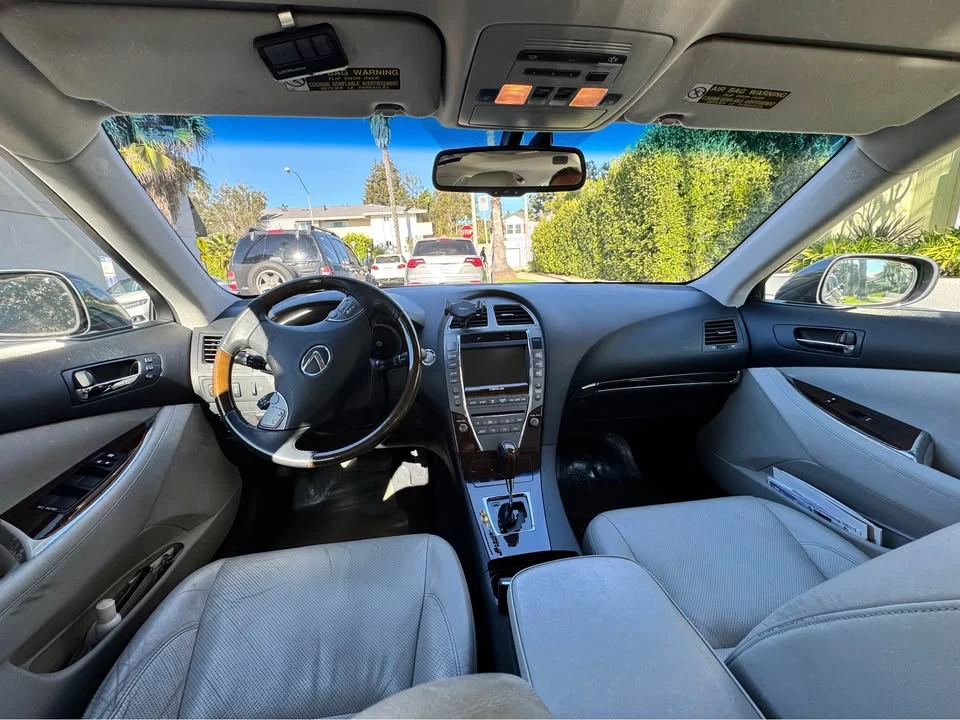 2010 Lexus ES 5th Gen - Image 6 of 11