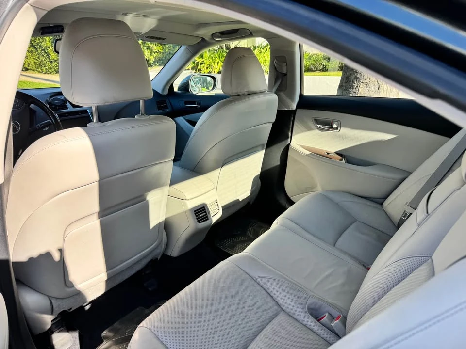 2010 Lexus ES 5th Gen - Image 7 of 11