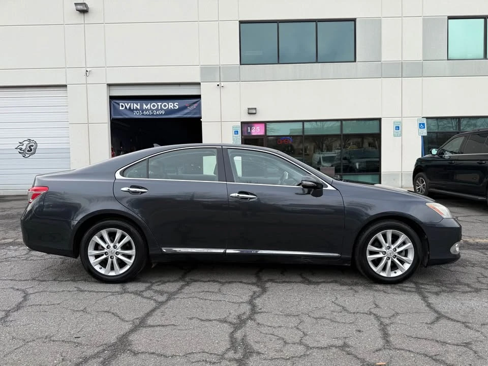 2010 Lexus ES 4th Gen - Image 2 of 20