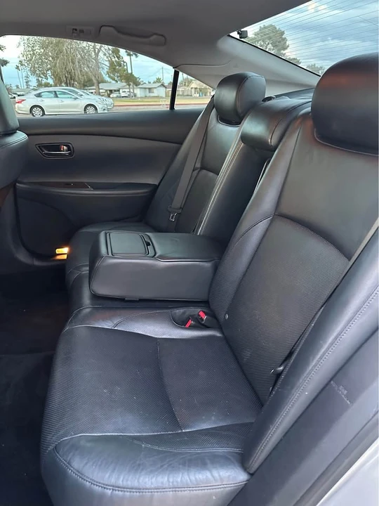 2010 Lexus ES 5th Gen - Image 8 of 11