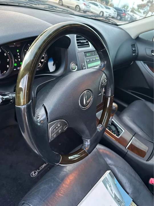 2010 Lexus ES 5th Gen - Image 9 of 11