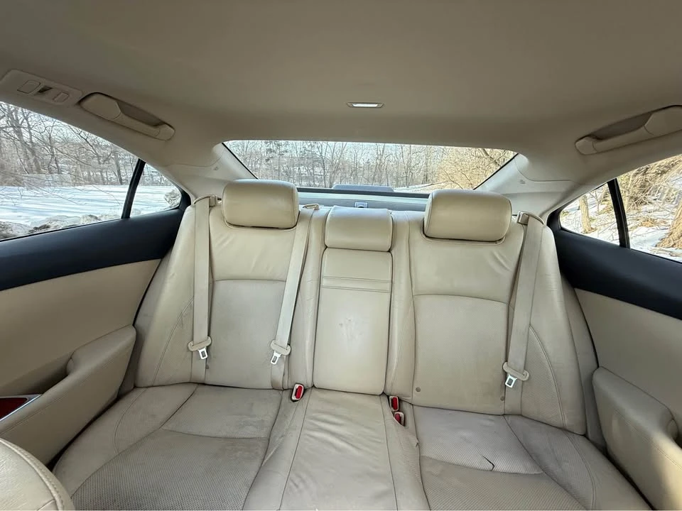 2010 Lexus ES 5th Gen - Image 14 of 16