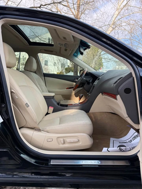 2010 Lexus ES 5th Gen - Image 10 of 16