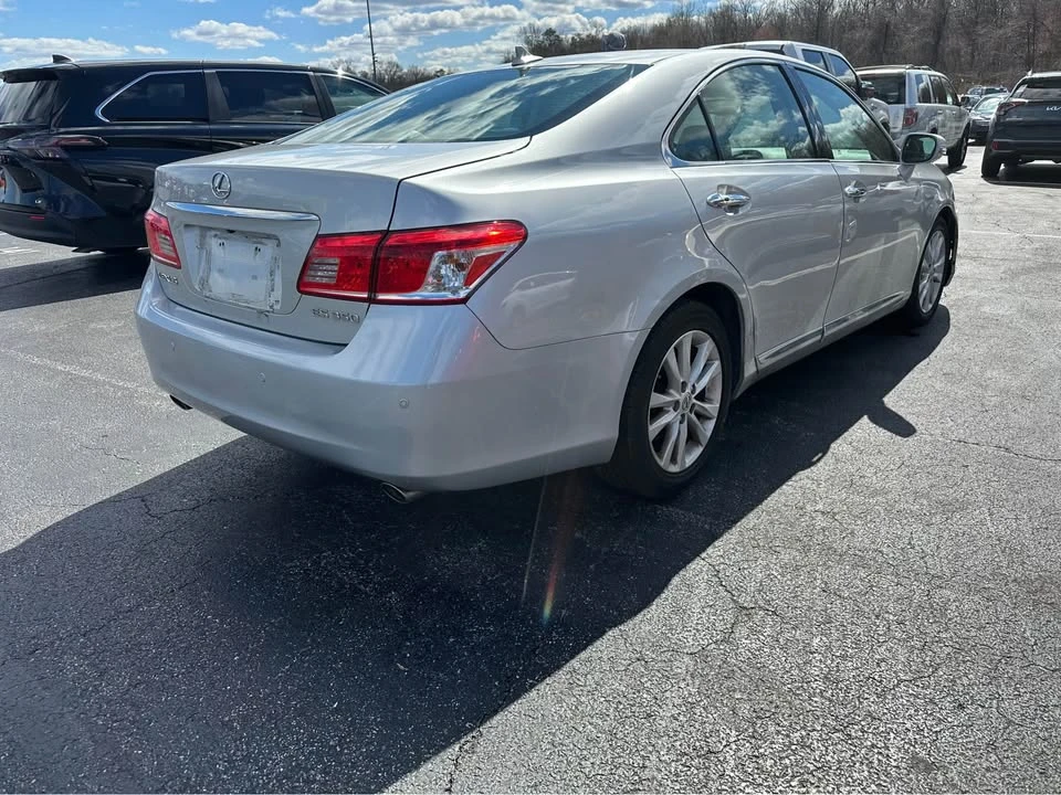 2010 Lexus ES 5th Gen - Image 4 of 8