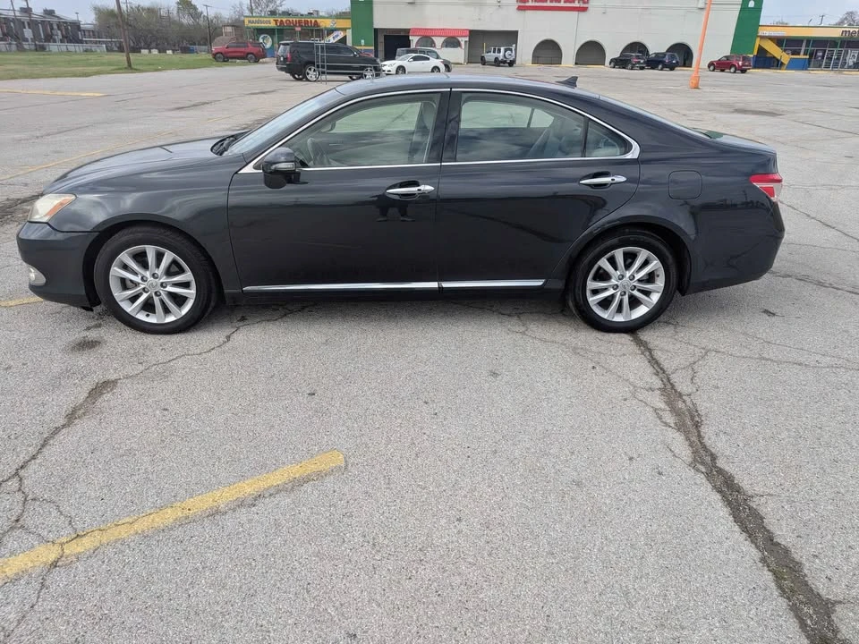 2010 Lexus ES 5th Gen - Image 6 of 13