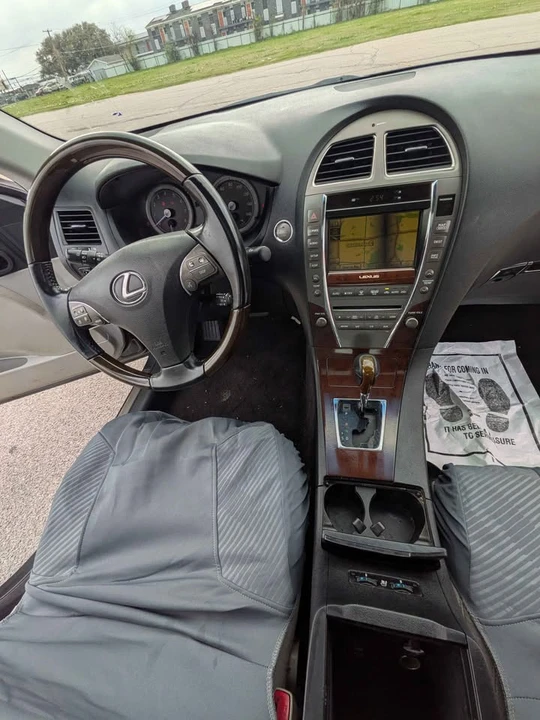 2010 Lexus ES 5th Gen - Image 11 of 13