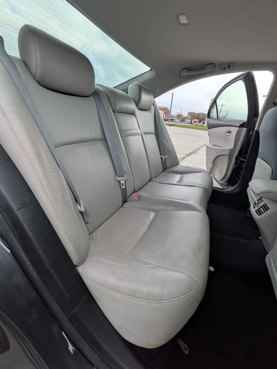 2010 Lexus ES 5th Gen - Image 12 of 13