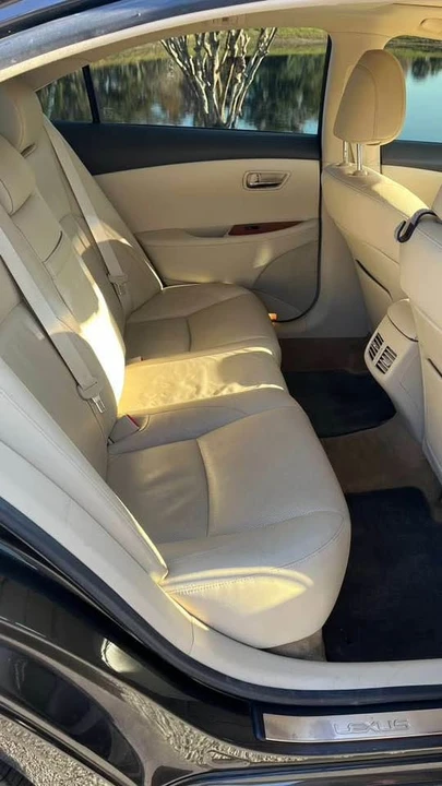 2010 Lexus ES 5th Gen - Image 16 of 17