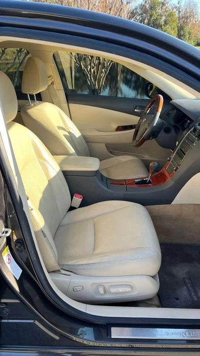 2010 Lexus ES 5th Gen - Image 13 of 17