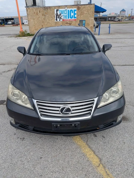 2010 Lexus ES 5th Gen - Image 3 of 13