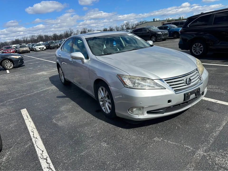 2010 Lexus ES 5th Gen - Image 3 of 8