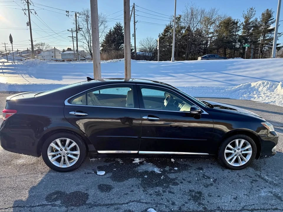 2010 Lexus ES 5th Gen - Image 2 of 18