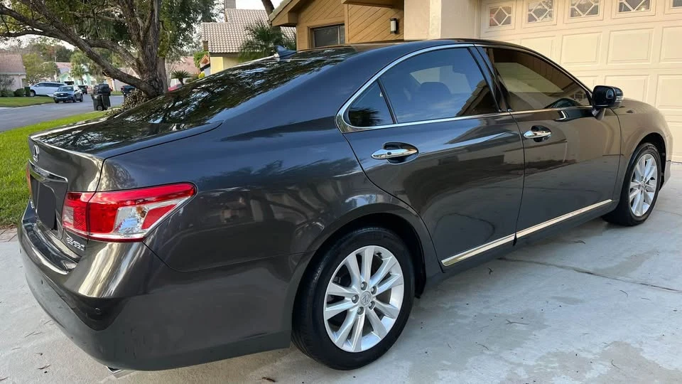 2010 Lexus ES 5th Gen - Image 8 of 17