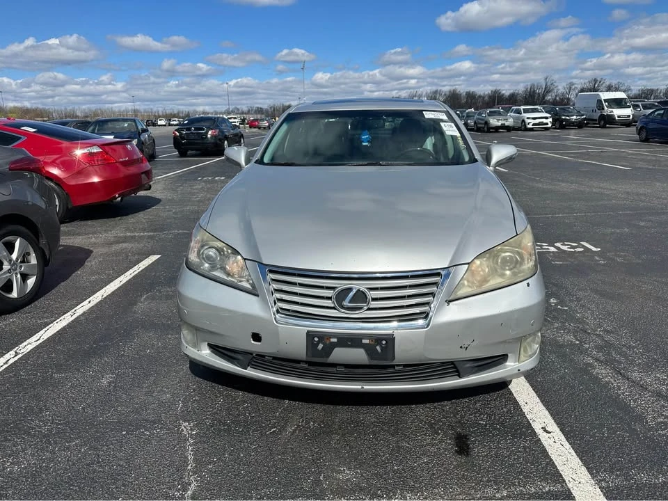 2010 Lexus ES 5th Gen - Image 2 of 8