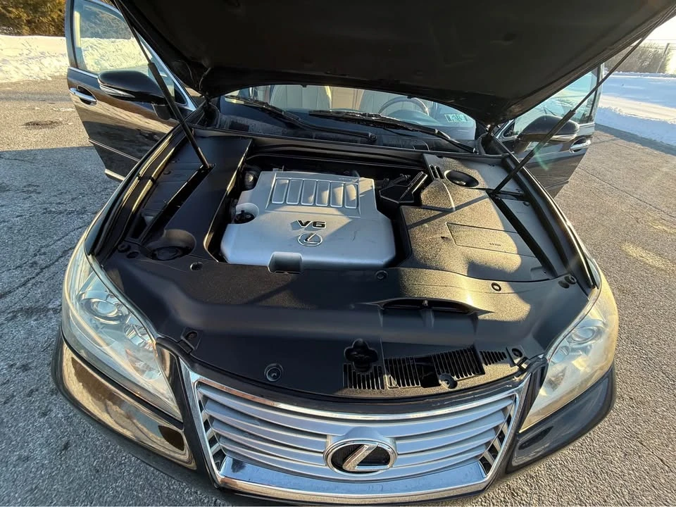 2010 Lexus ES 5th Gen - Image 16 of 18