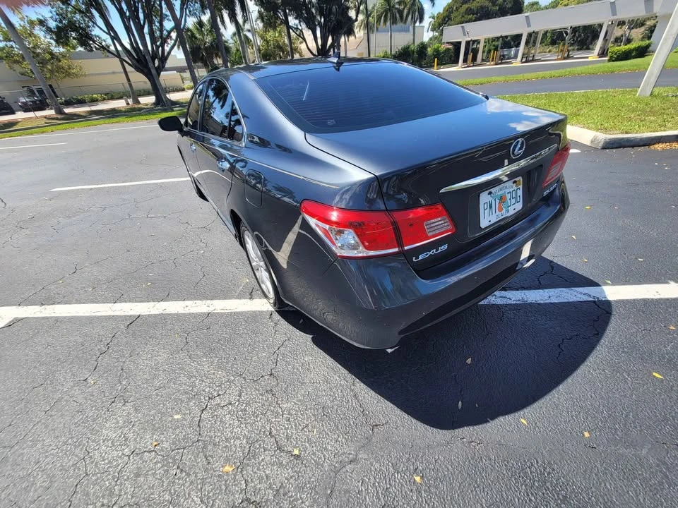 2010 Lexus ES 5th Gen - Image 6 of 17