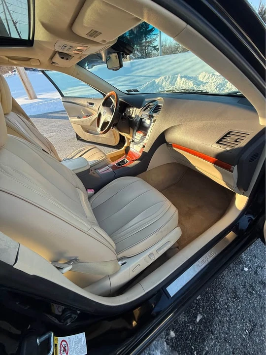 2010 Lexus ES 5th Gen - Image 10 of 18