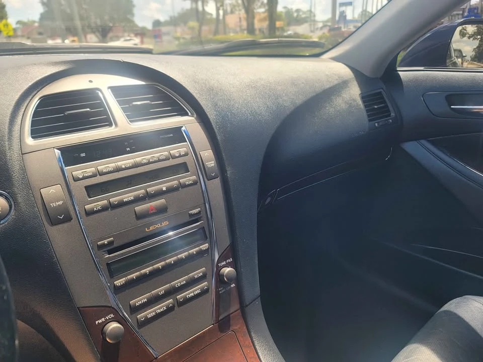 2010 Lexus ES 5th Gen - Image 14 of 17