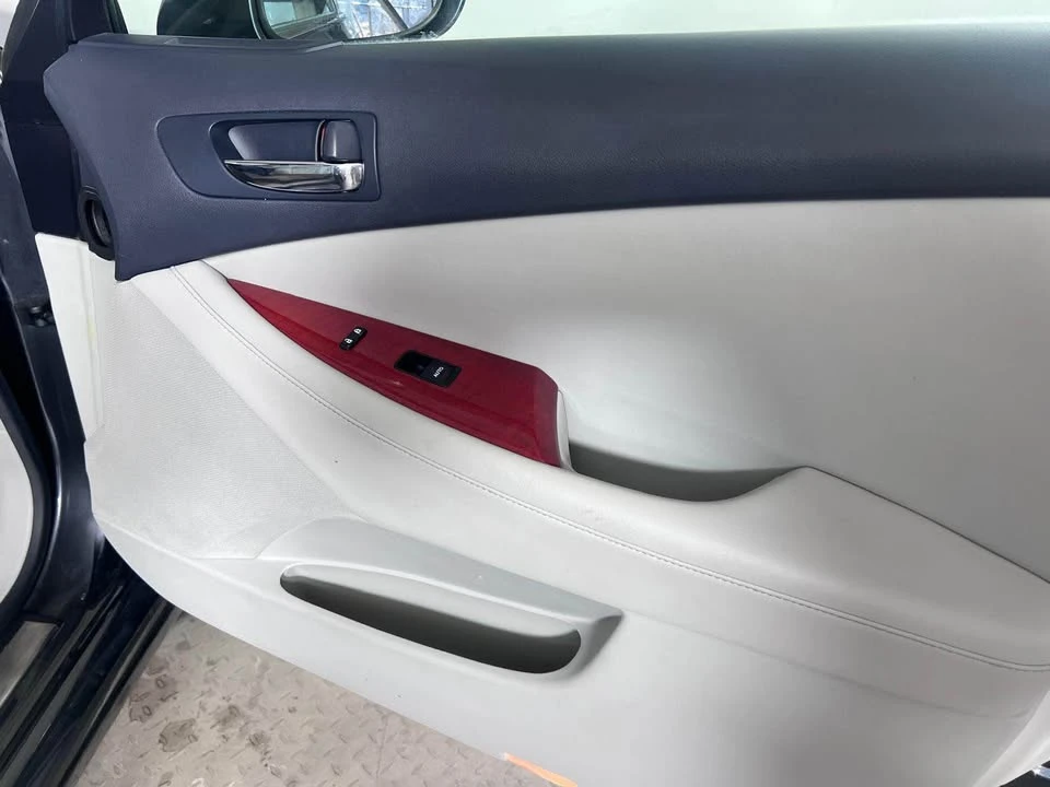 2010 Lexus ES 5th Gen - Image 12 of 20