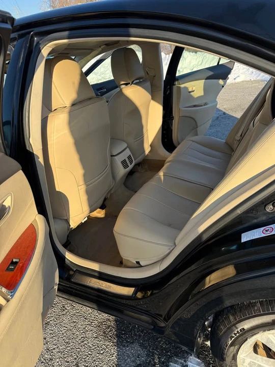 2010 Lexus ES 5th Gen - Image 11 of 18
