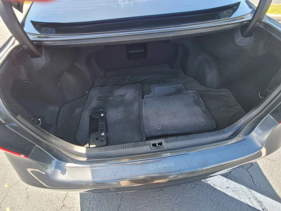 2010 Lexus ES 5th Gen - Image 10 of 17