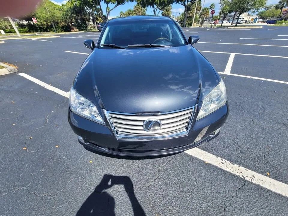 2010 Lexus ES 5th Gen - Image 4 of 17