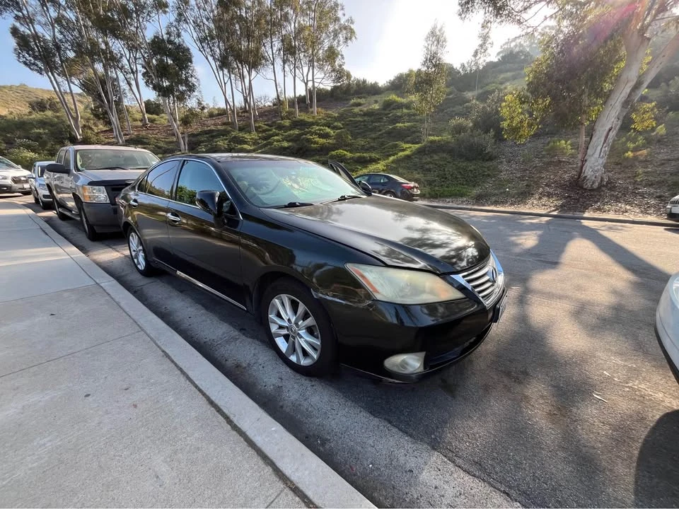 2010 Lexus ES 5th Gen - Image 2 of 14
