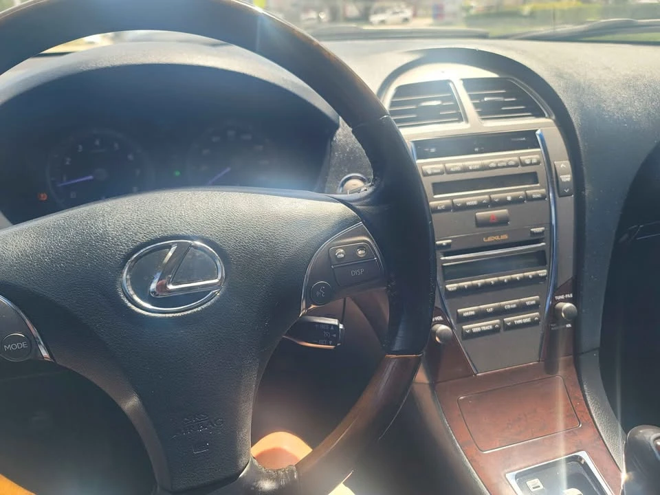 2010 Lexus ES 5th Gen - Image 16 of 17