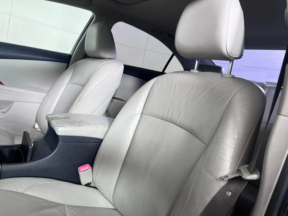 2010 Lexus ES 5th Gen - Image 20 of 20