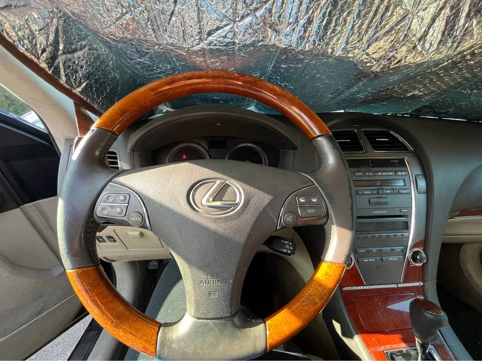 2010 Lexus ES 5th Gen - Image 9 of 14
