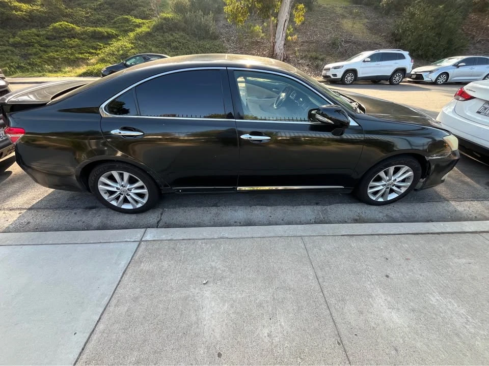 2010 Lexus ES 5th Gen - Image 3 of 14