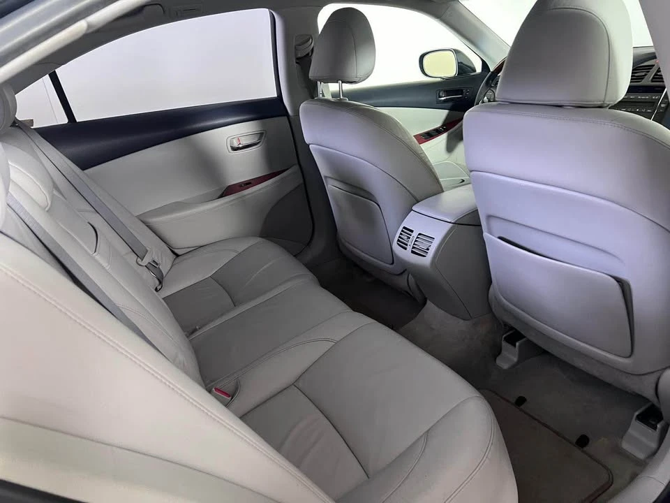 2010 Lexus ES 5th Gen - Image 15 of 20