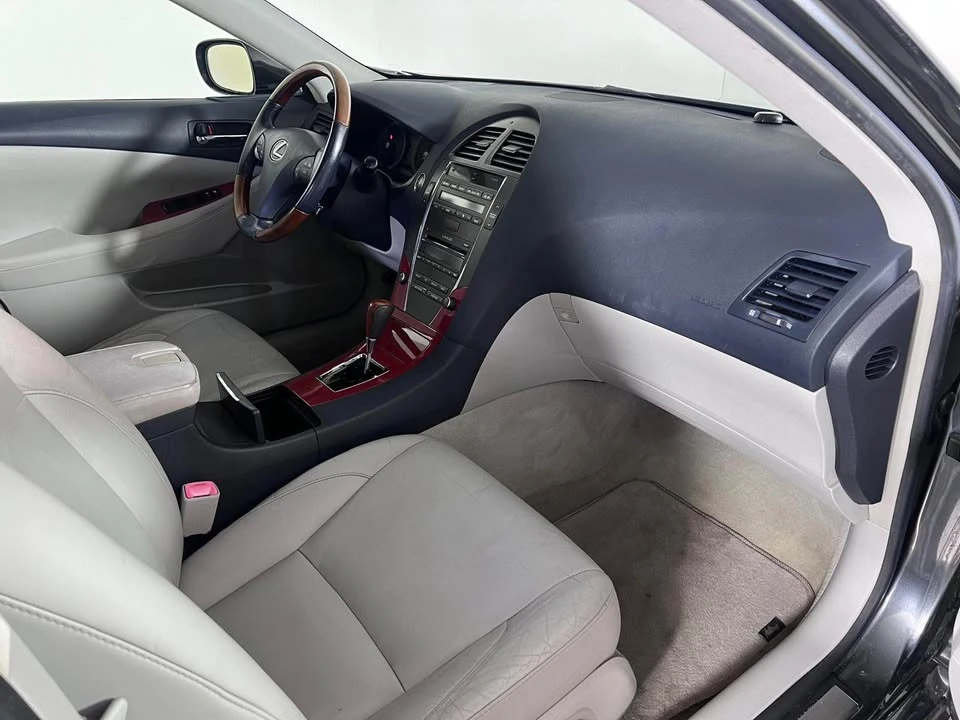 2010 Lexus ES 5th Gen - Image 15 of 20