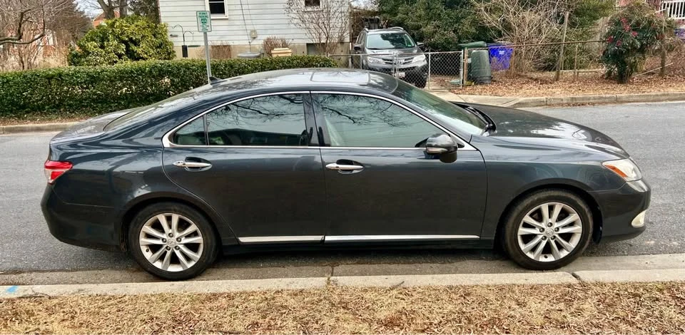 2010 Lexus ES 5th Gen - Image 3 of 7