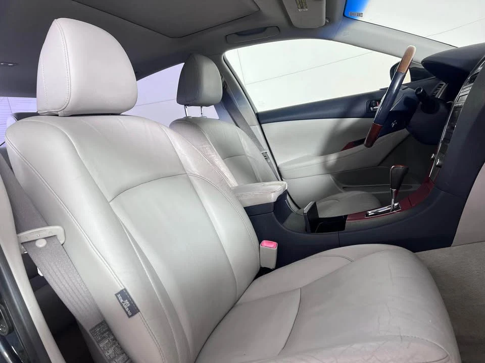 2010 Lexus ES 5th Gen - Image 14 of 20