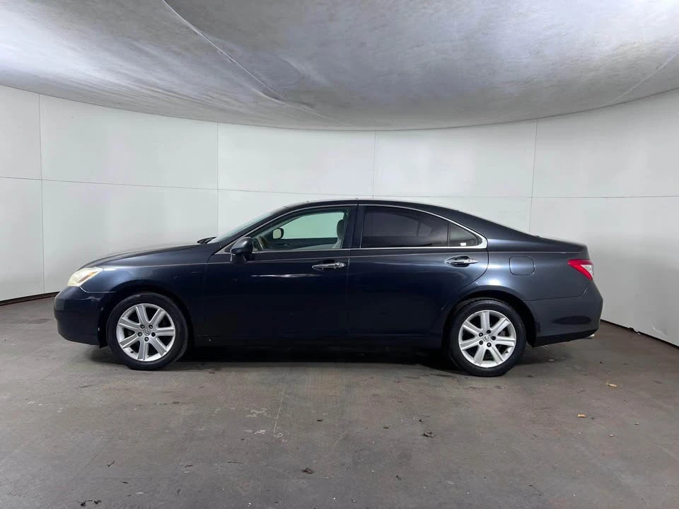 2010 Lexus ES 5th Gen - Image 3 of 20
