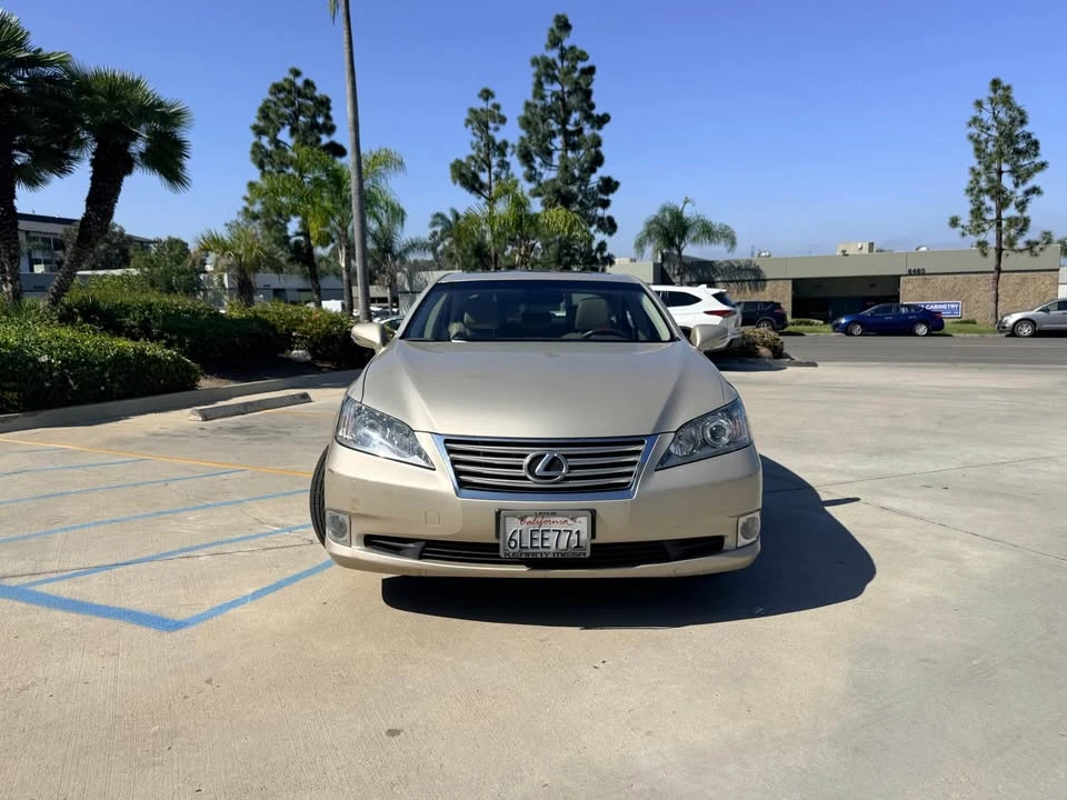 2010 Lexus ES 5th Gen - Image 3 of 19