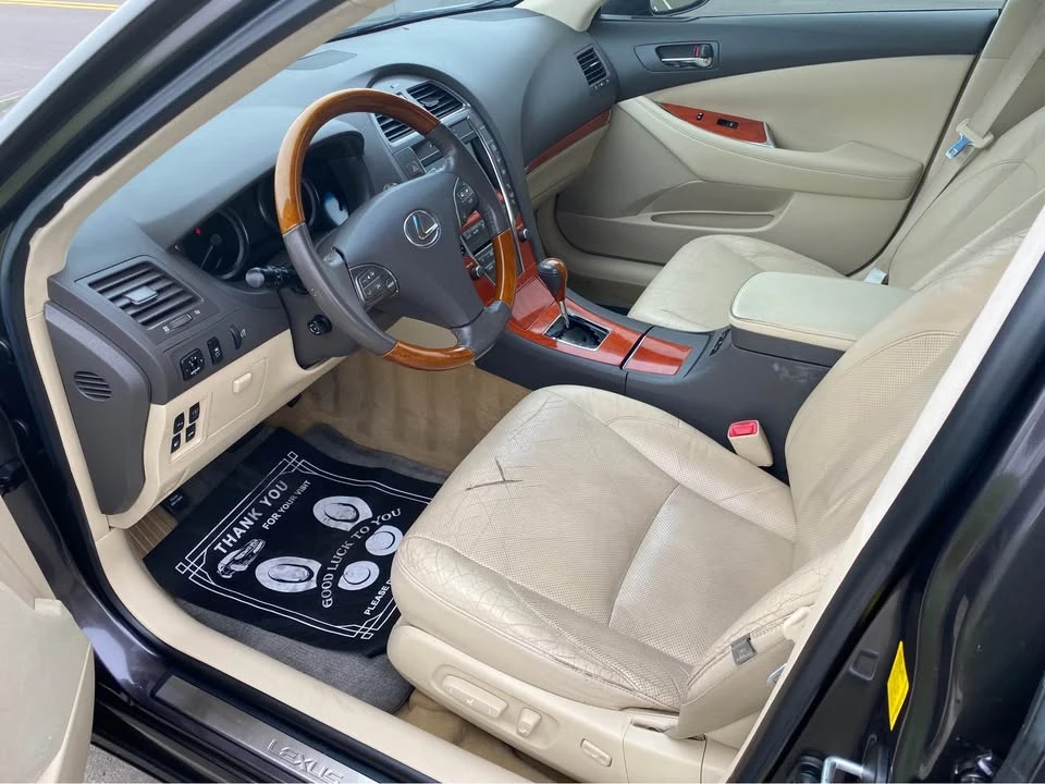 2010 Lexus ES 5th Gen - Image 15 of 15