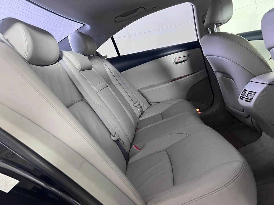 2010 Lexus ES 5th Gen - Image 16 of 20