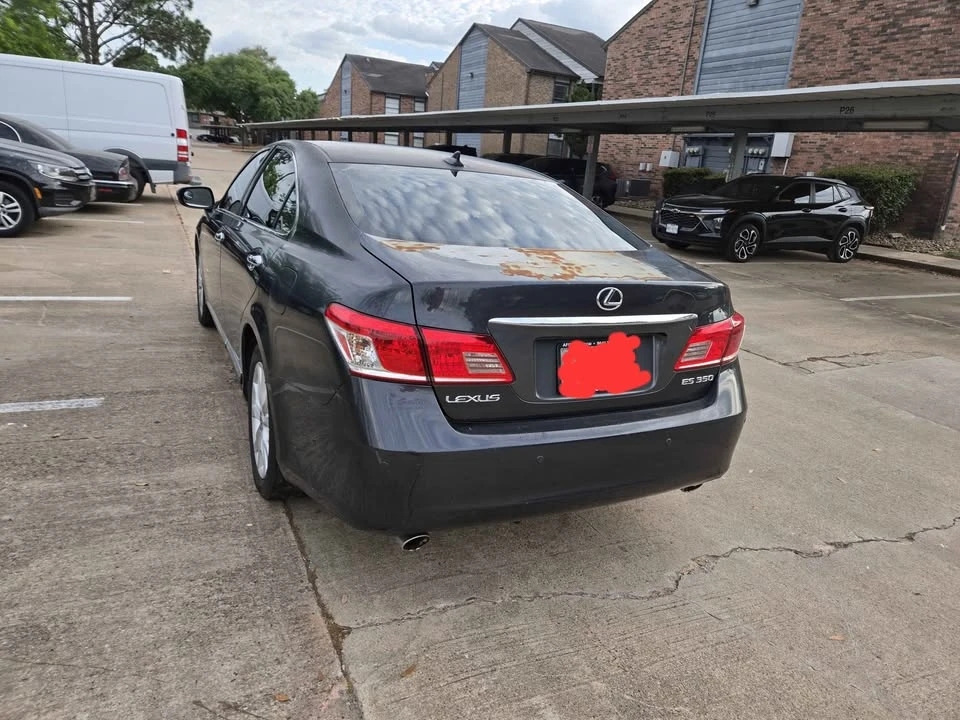 2010 Lexus ES 5th Gen - Image 11 of 19
