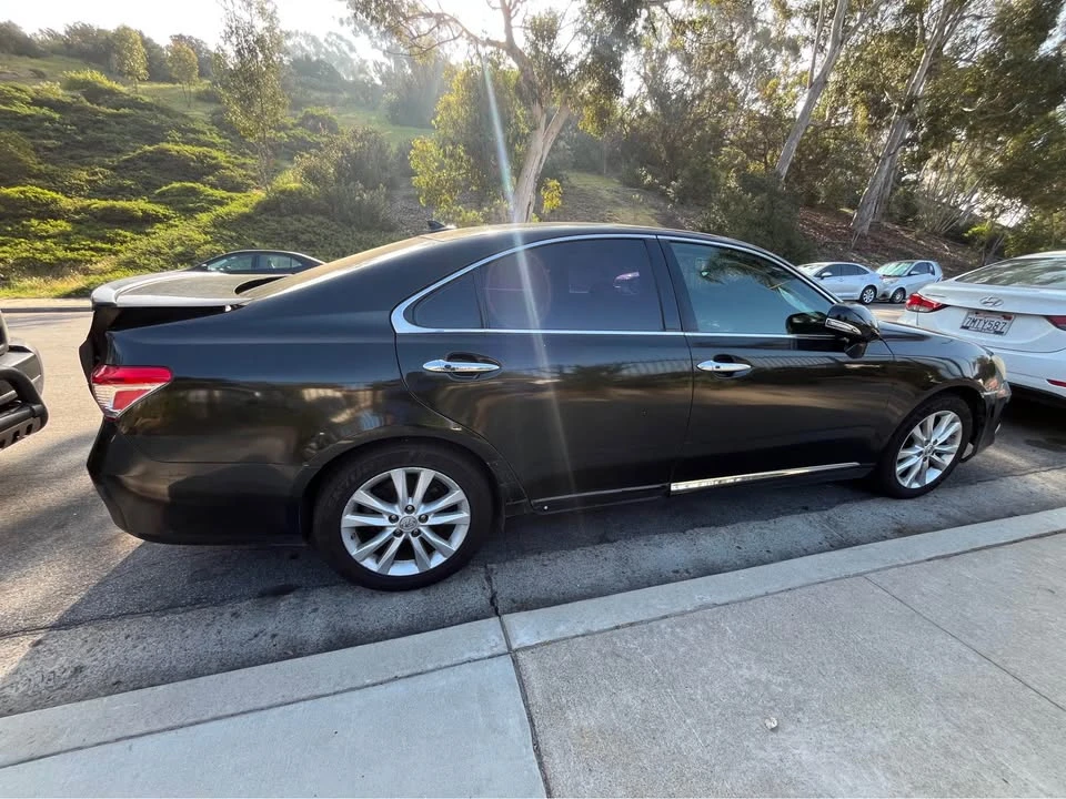 2010 Lexus ES 5th Gen - Image 11 of 14