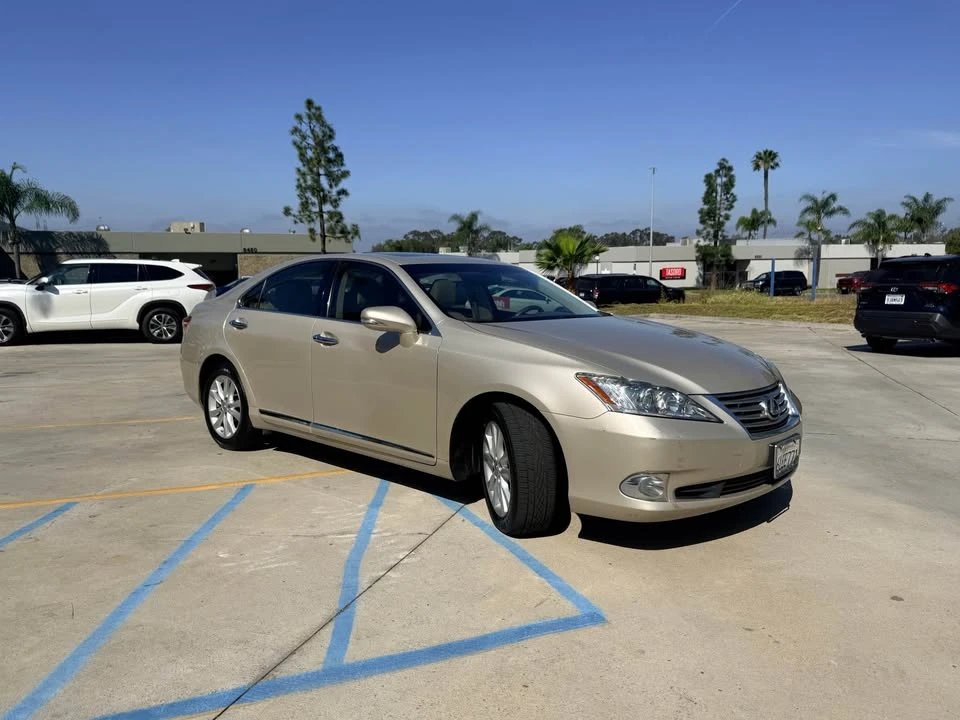 2010 Lexus ES 5th Gen - Image 2 of 19