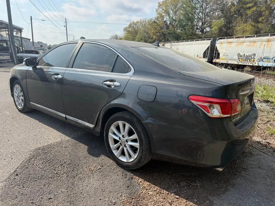 2010 Lexus ES 5th Gen - Image 7 of 18