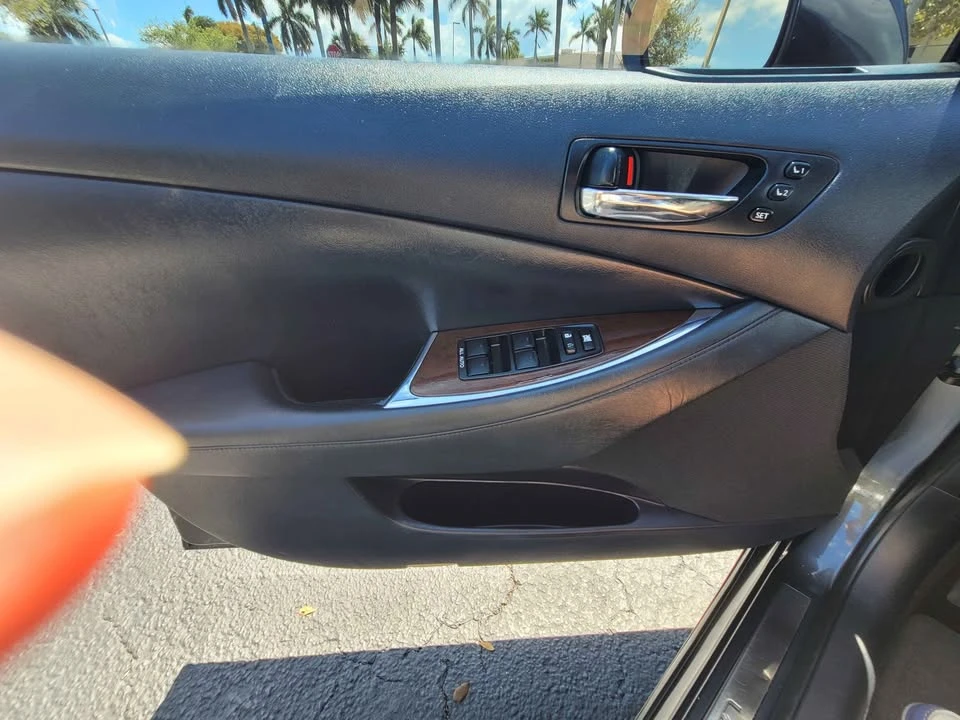 2010 Lexus ES 5th Gen - Image 11 of 17