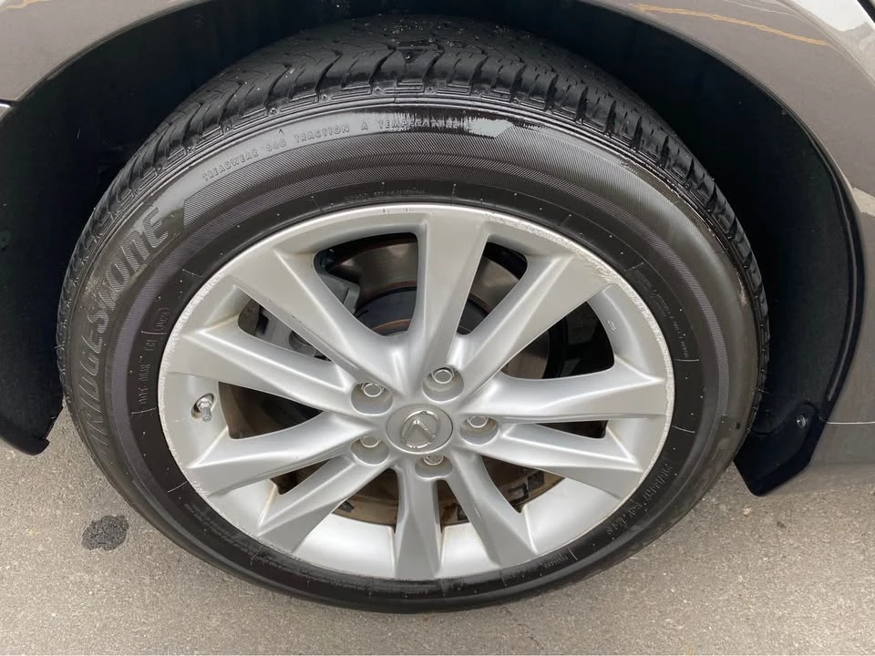 2010 Lexus ES 5th Gen - Image 10 of 15
