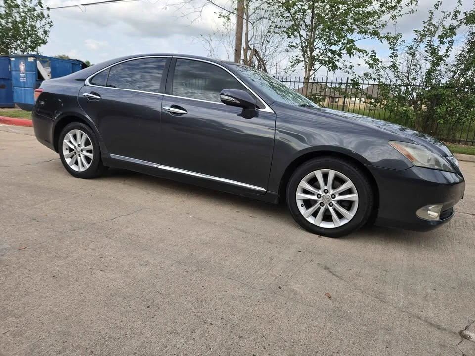 2010 Lexus ES 5th Gen - Image 5 of 19