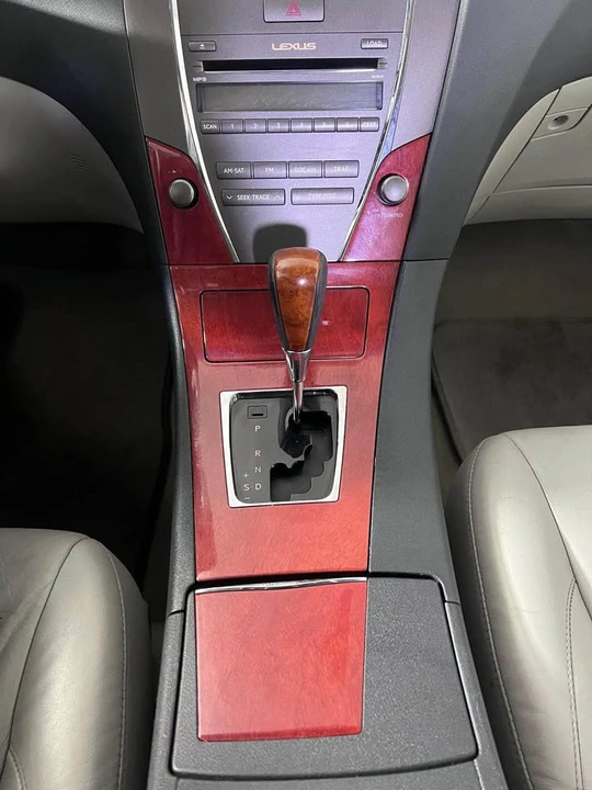 2010 Lexus ES 5th Gen - Image 19 of 20